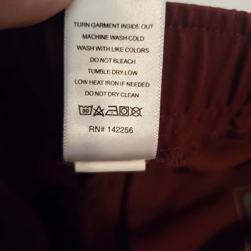 FIGS Men's Scrub Joggers M Burgundy Tansen Slim Fit Pockets Ribbed Ankle Cuff
